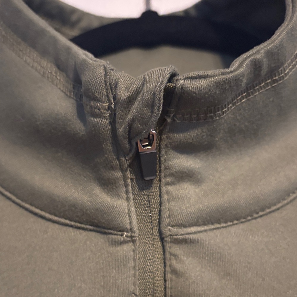 Feat long sleeve olive green unisex quarter zip size small NWOT - Picture 3 of 9
